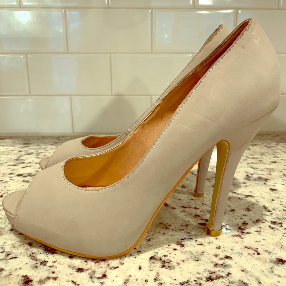 Gray Heels